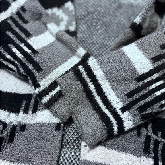 Cozy Striped Open-Front Sweater - Picture 4 of 6